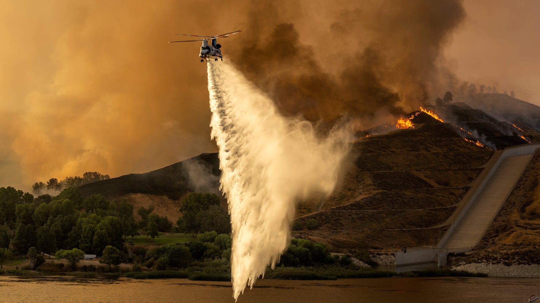 Southern California Wildfires Burn As Heat Wave Intensifies (PHOTOS)