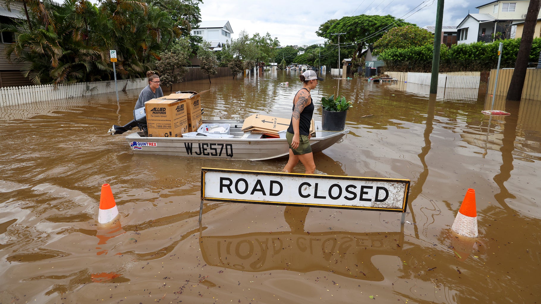 Australia Flooding Claims Lives, Swamps Homes (PHOTOS)