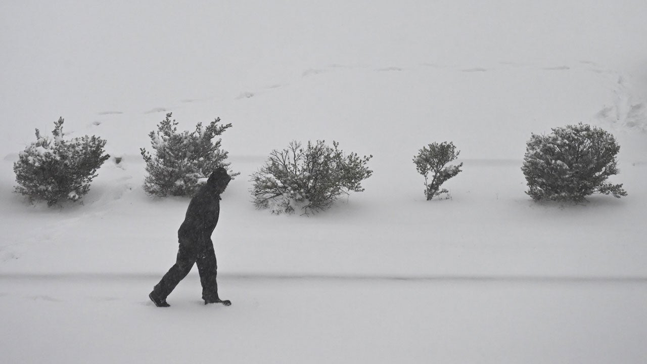 Winter Storm Gianna Triggers Massive Pileup On North Carolina Interstate, Hundreds Of Flight Cancellations
