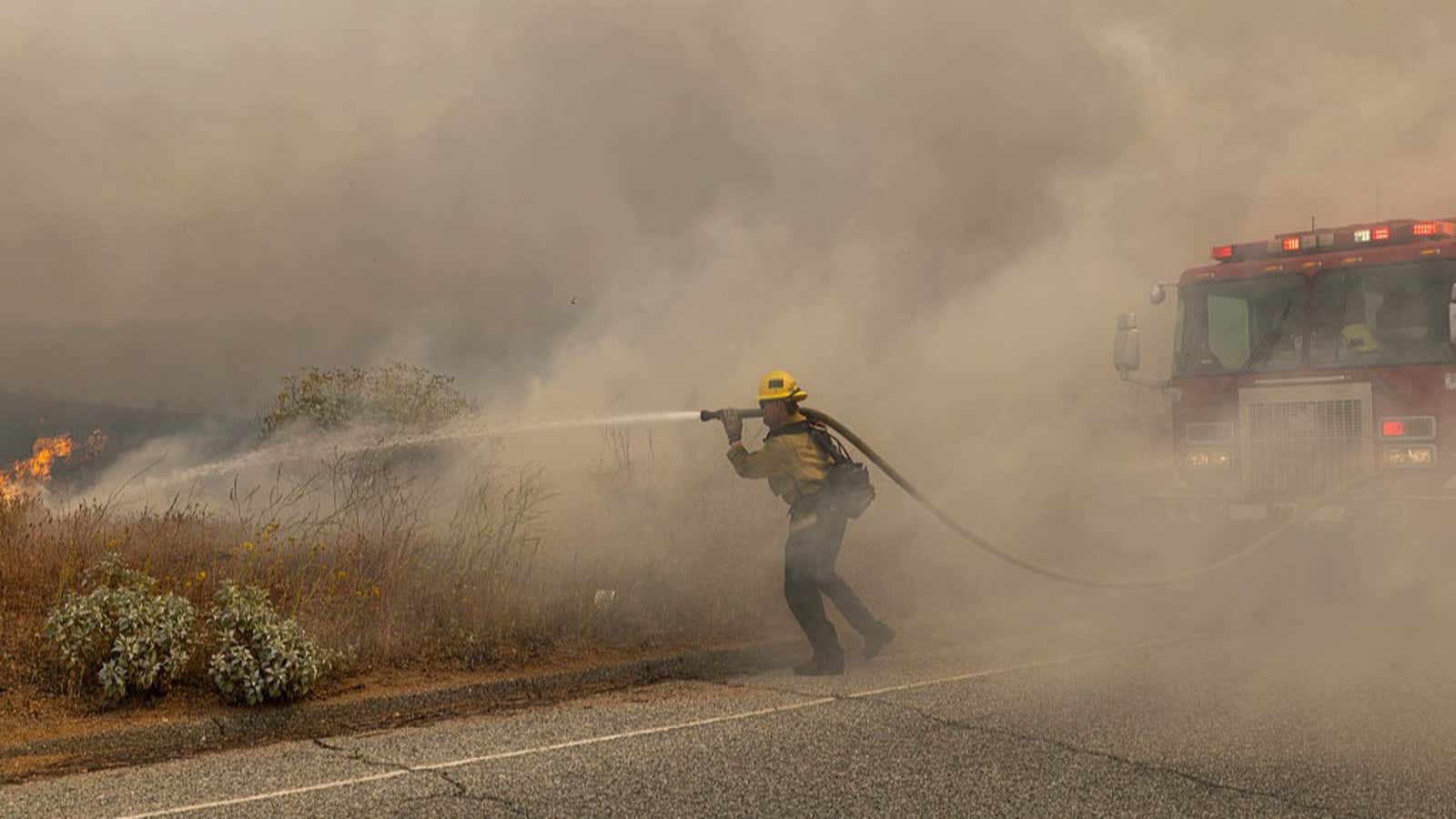 Lake Spring Fire Springs Fire 95% Contained After Growing To 4,100 Acres Near Lake ...