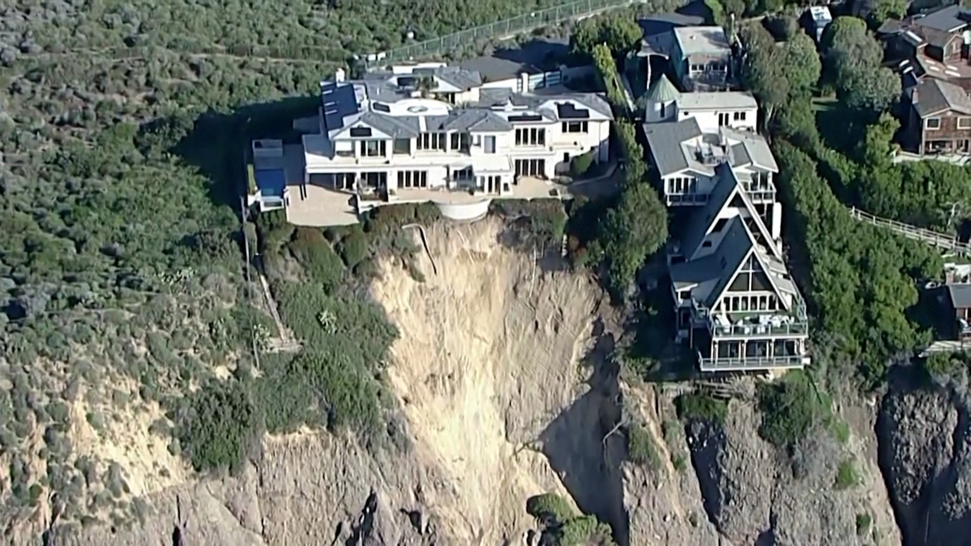 California Luxury Homes Dangerously Close To Landslide | Weather.com