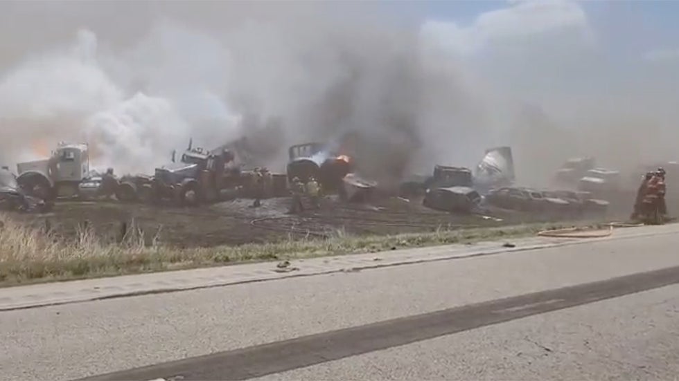 6 People Dead, 3 Dozen Hurt In Illinois Dust Storm Pileup On Interstate
