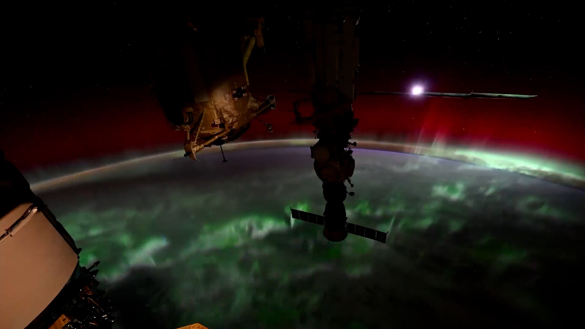 Astronaut Captures Aurora From International Space Station