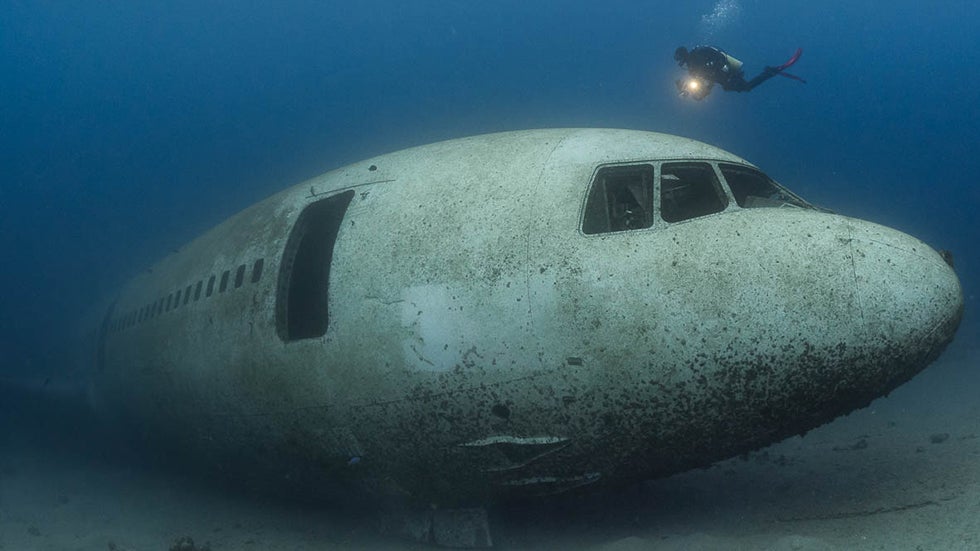 Once High-Flying Jetliner Now A Sunken Treat