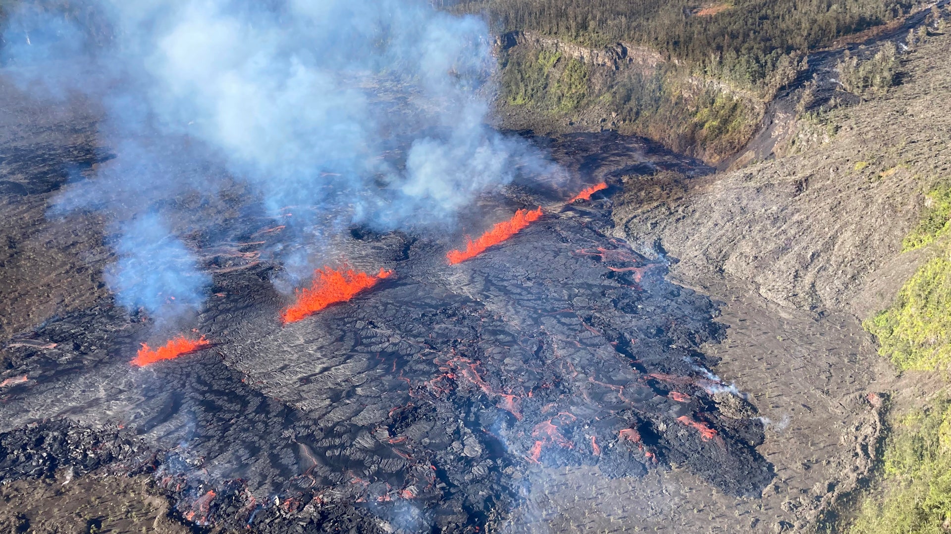 Kilauea Volcano Erupts, Provokes Warning - Videos from The Weather Channel