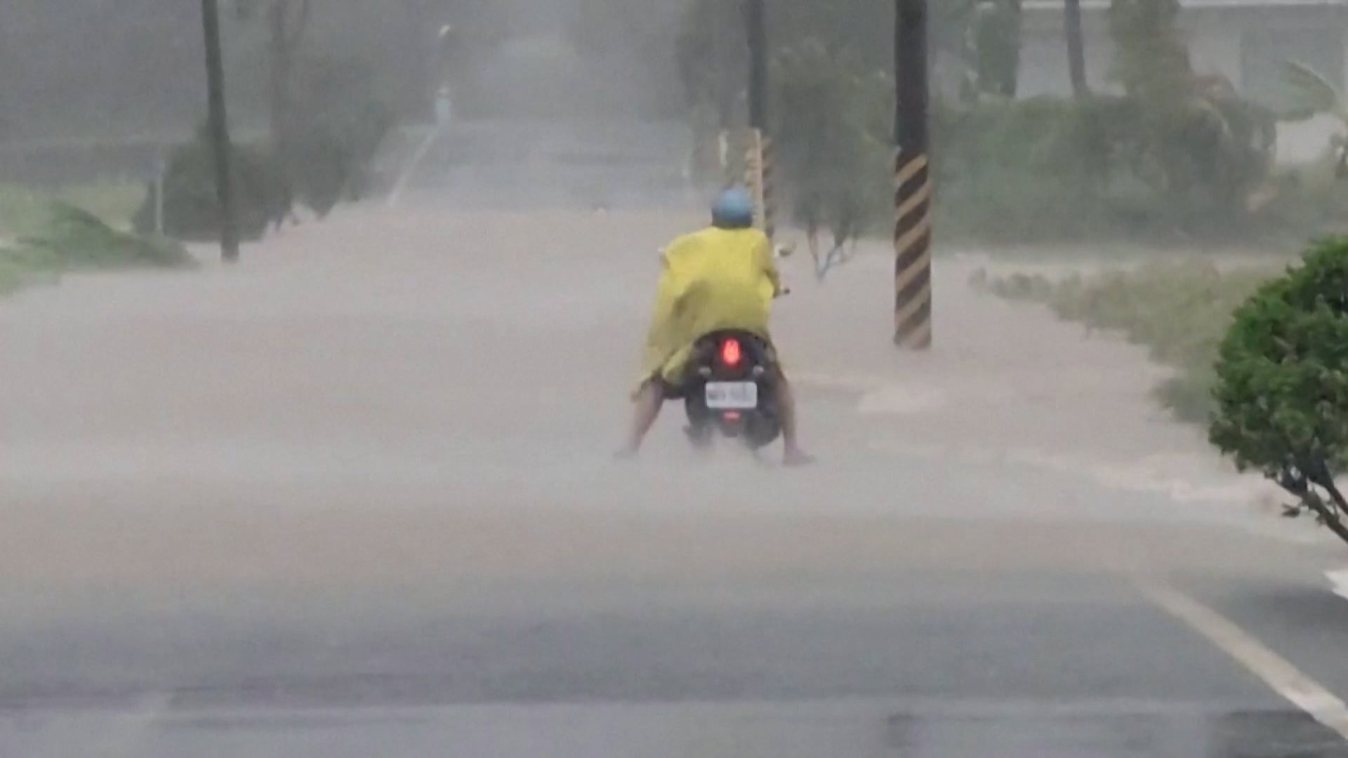 Typhoon Kong-rey Hits Taiwan With Deadly Winds And Rain
