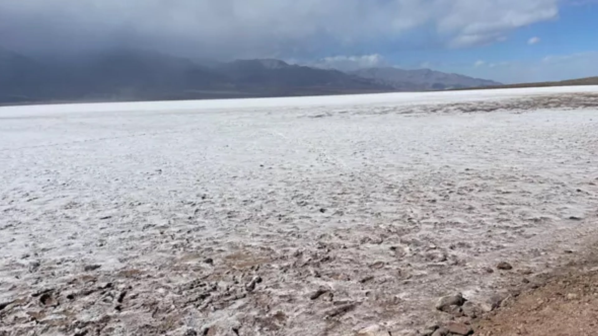 Death Valley&rsquo;s Temporary Lake Closed To Kayakers