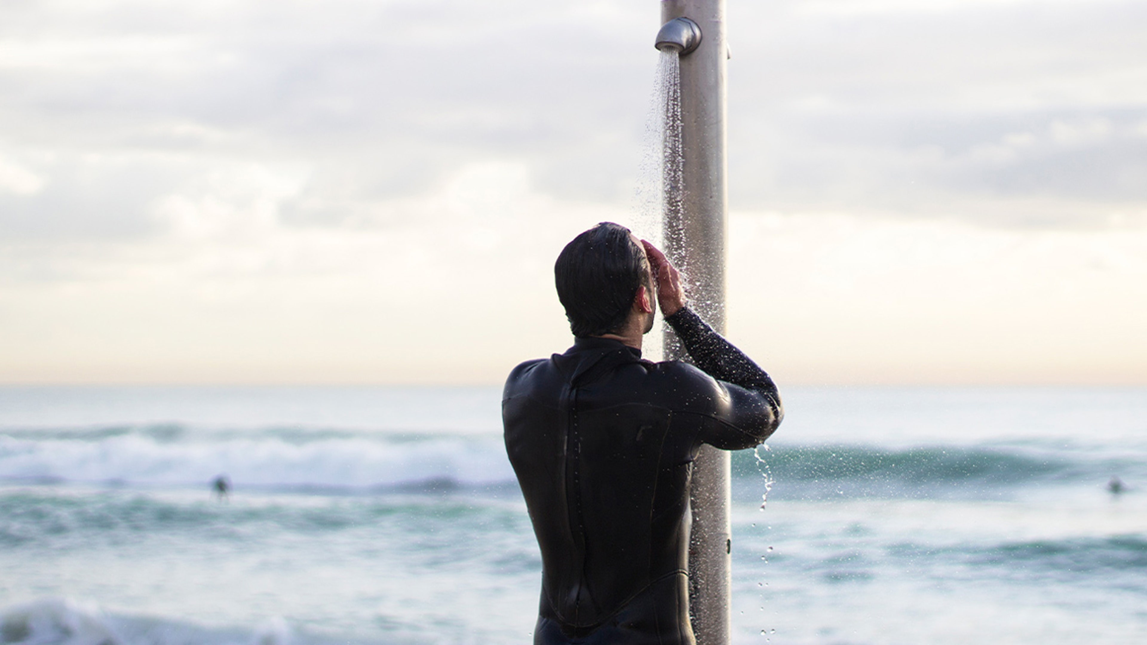 Male_Outdoor_Shower_1280x720-Healthline.jpg