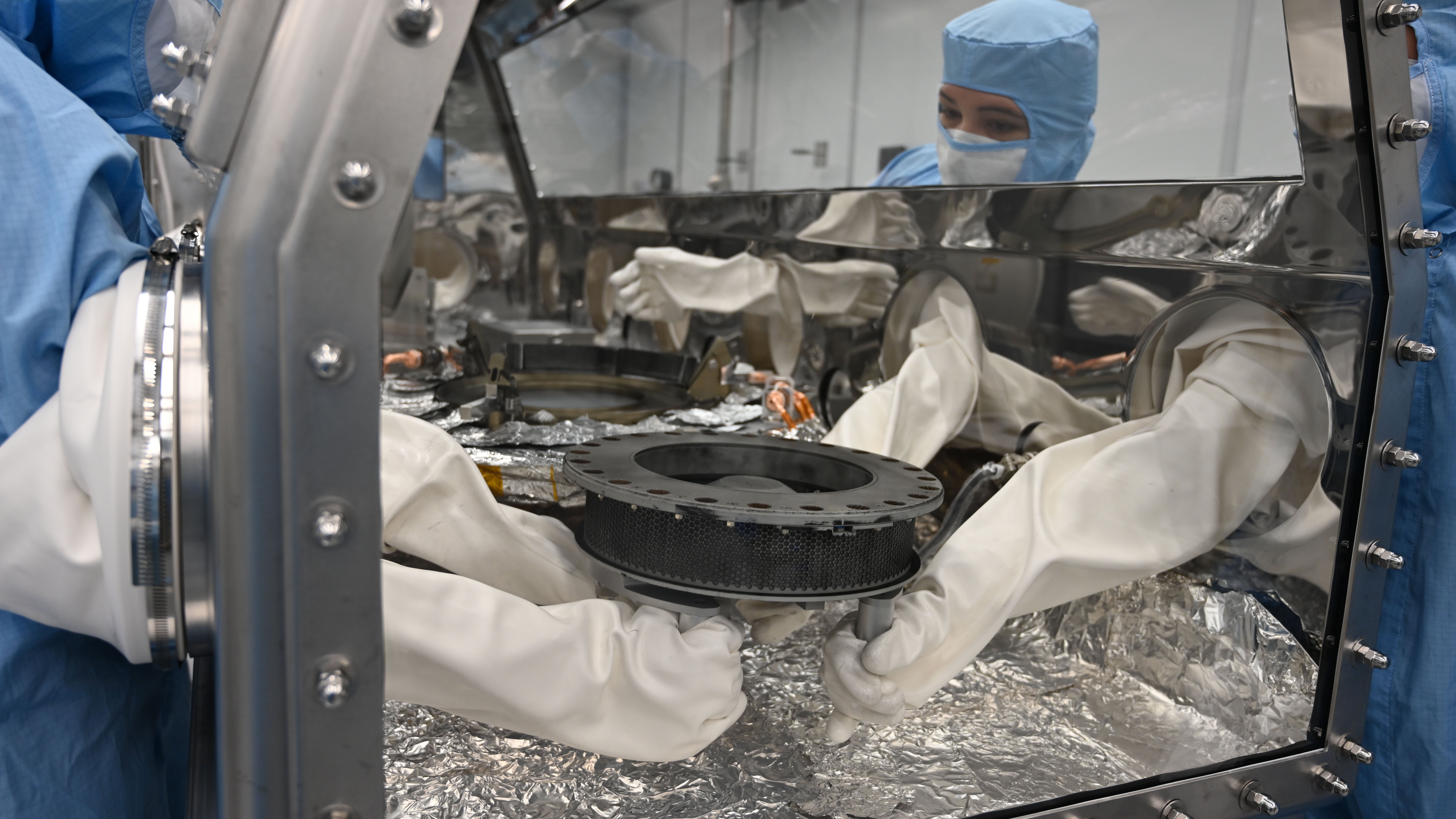 NASA Reveals Full Bennu Asteroid Sample