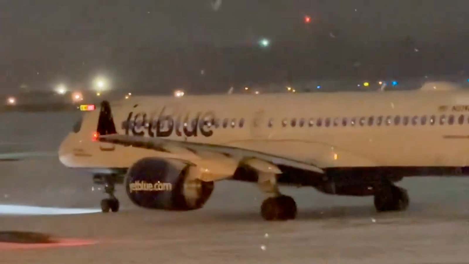 Lake-Effect Snow Whips Into New York Along With Bitter Cold | Weather.com