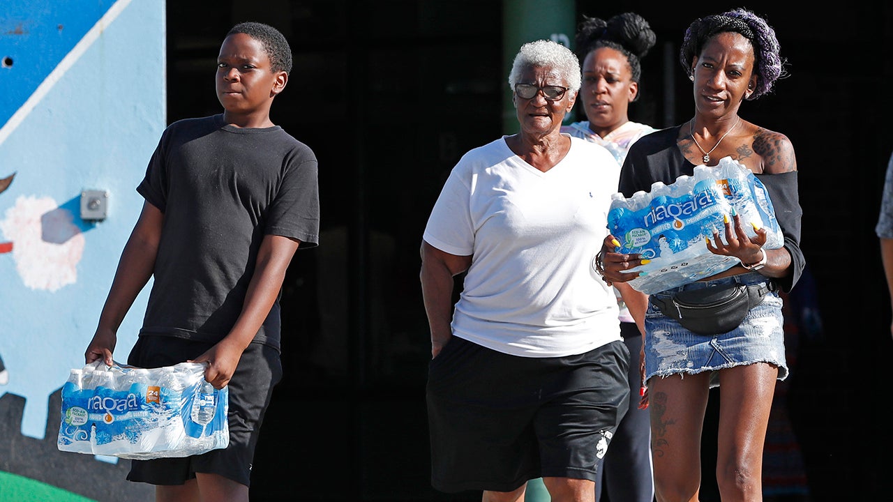 Newark, New Jersey, Begins Handing Out Bottled Water Because of Lead Problems The Weather Channel
