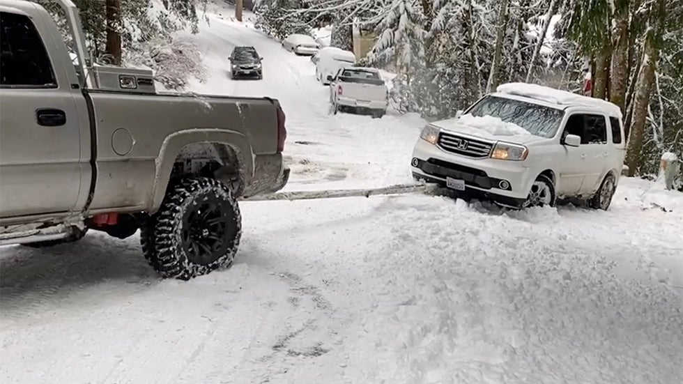One Dead In Oregon; Winter Storm Elliott Makes Northwest Travel Treacherous