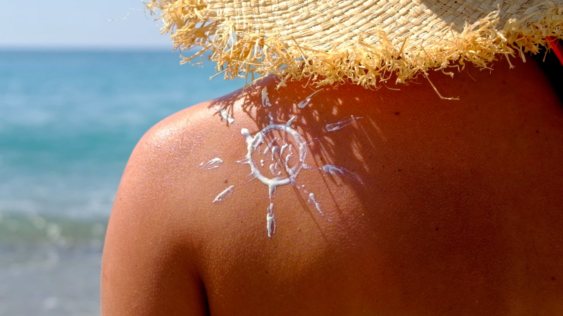 4 Ways To Care For Your Skin When Swimming