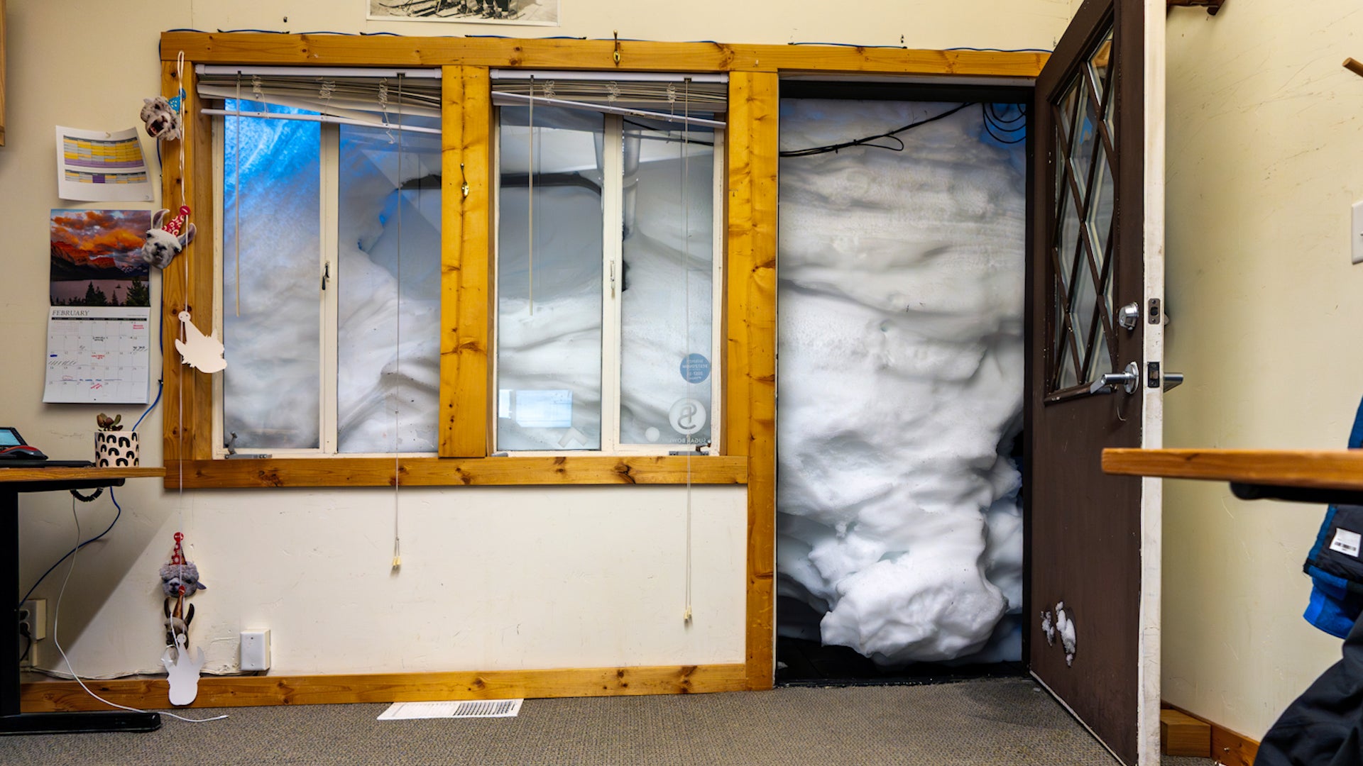 California Snowstorm Leaves Jaw-Dropping Scenes