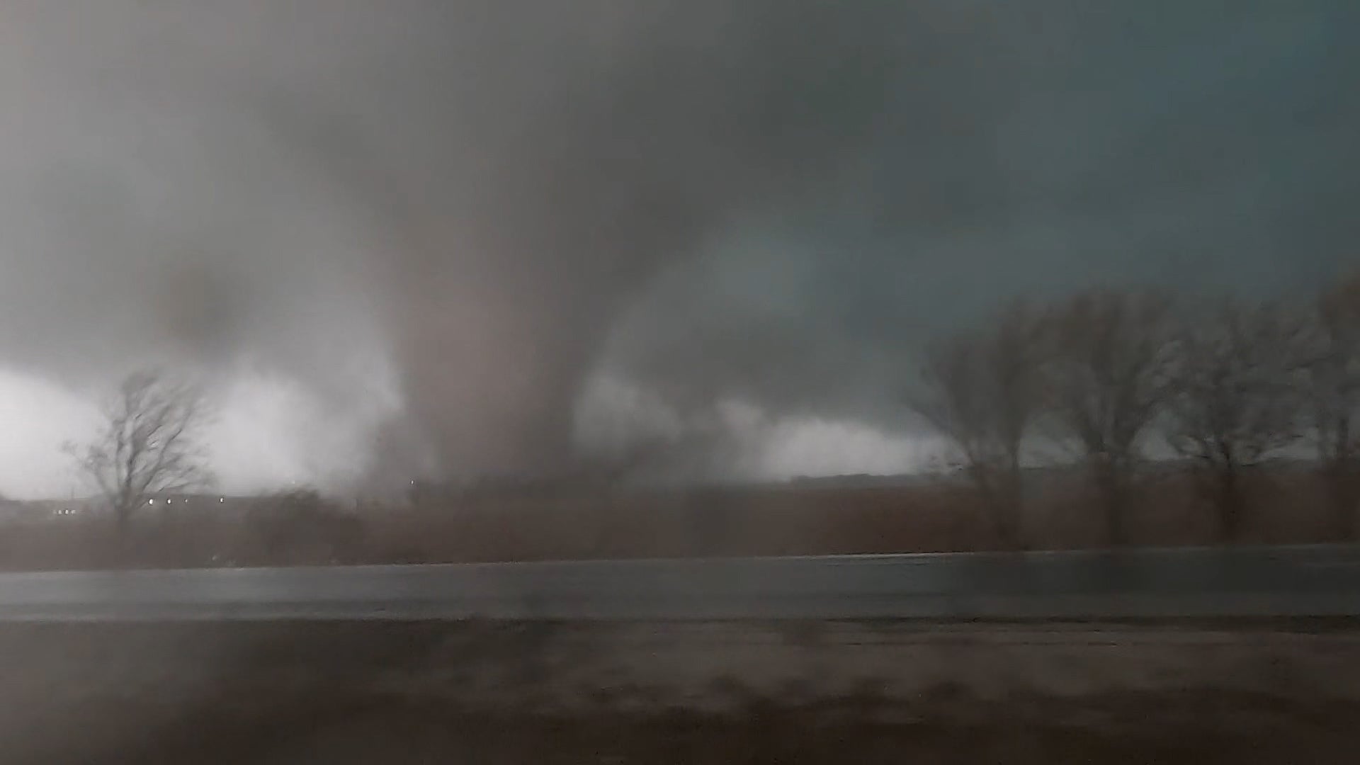 Large Tornado Strikes Eastern Illinois Tuesday Night