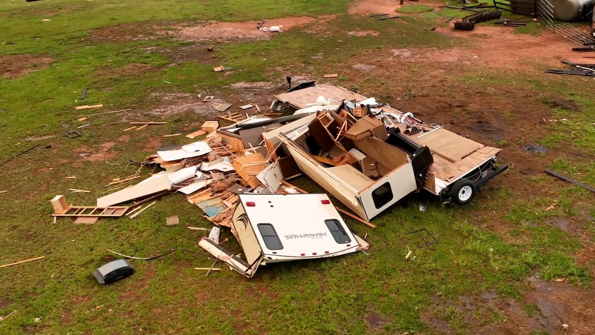Oklahoma, Kansas Storms Destroy Structures, Spawn Dust Storm
