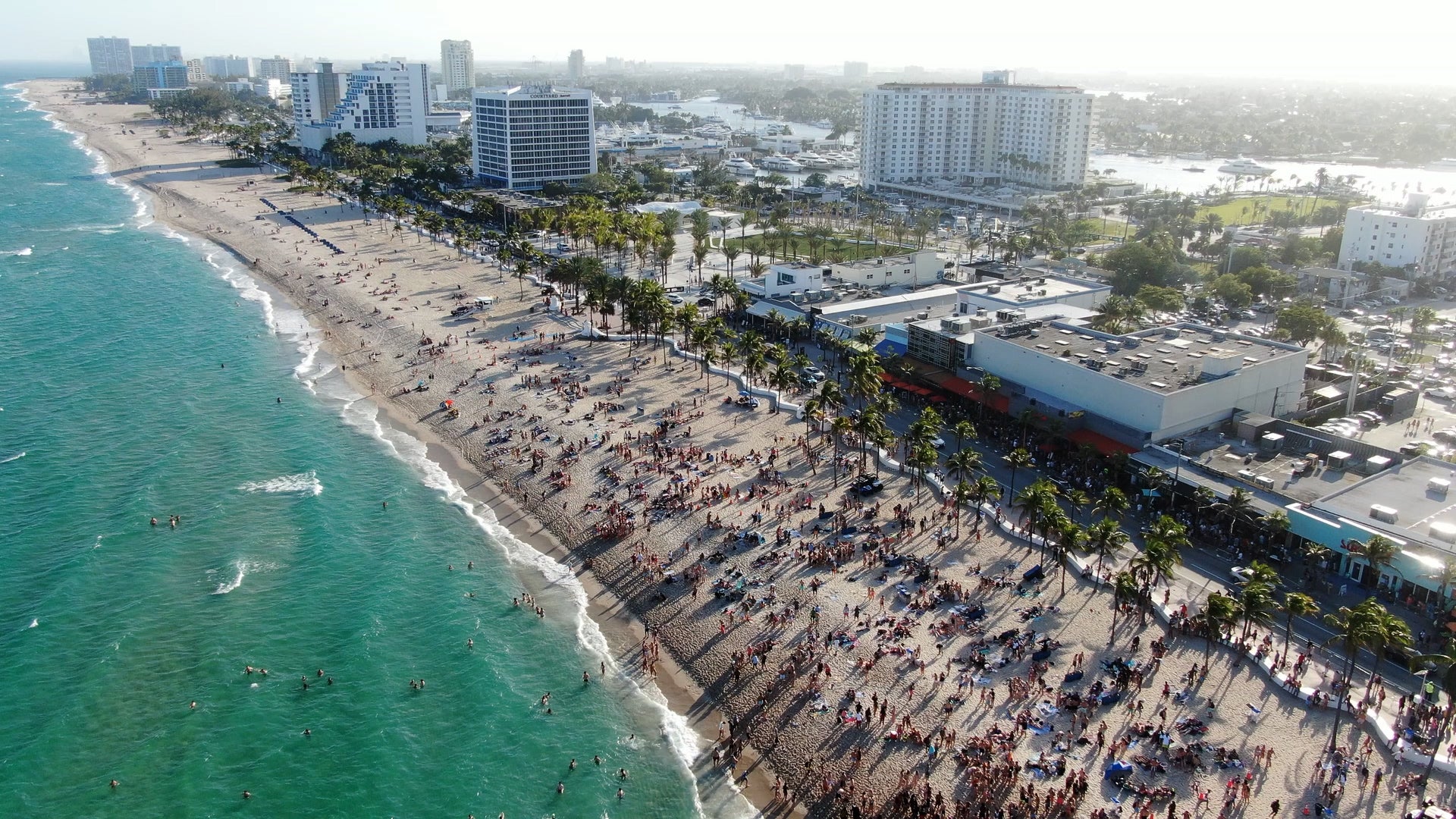 Here&rsquo;s How To Stay Safe At The Beach This Spring Break
