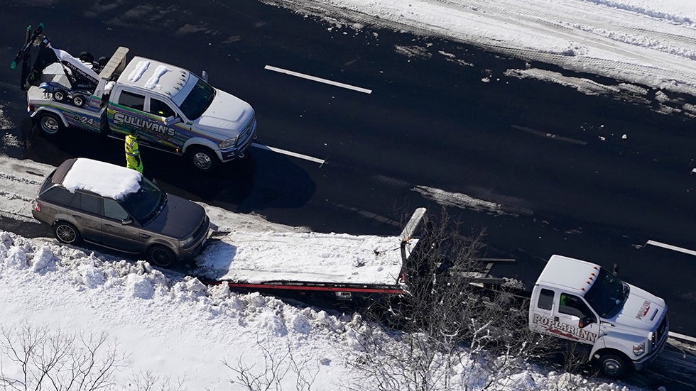 Items You Should Keep In Your Car This Winter