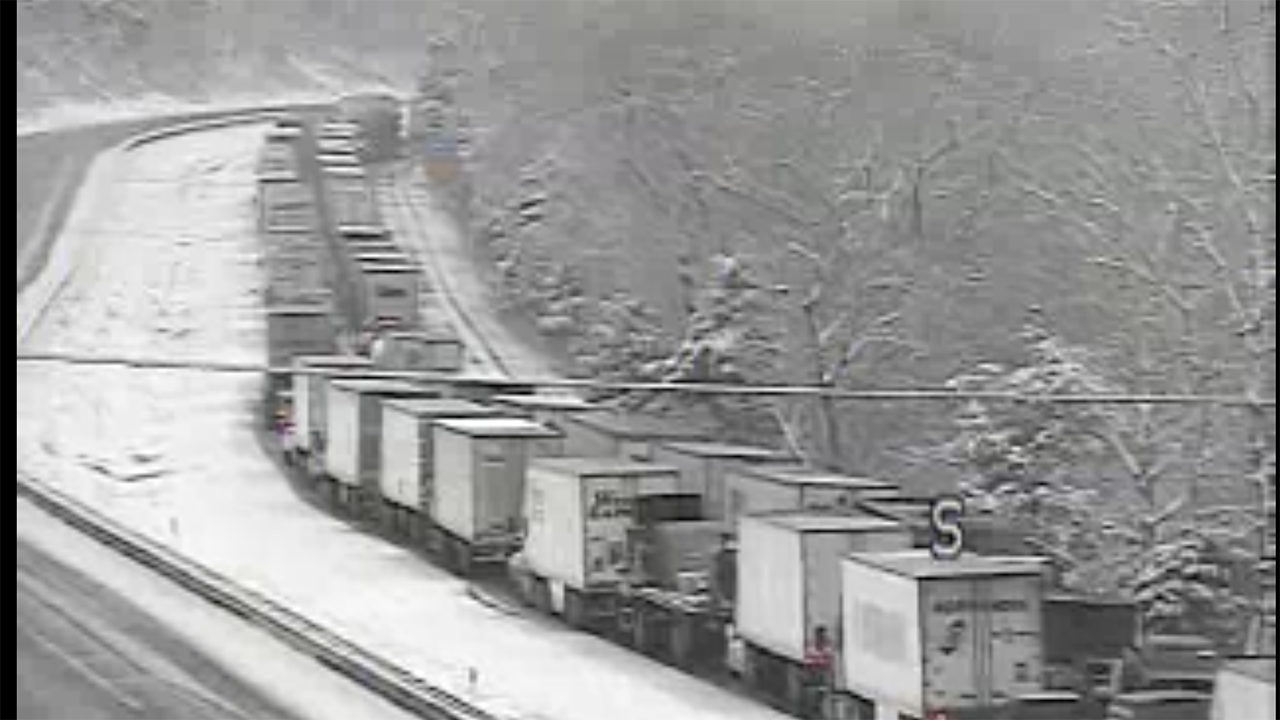 Snow Ties Up Traffic on Highways Across Virginia, West Virginia; Federal Offices, Schools Close Early