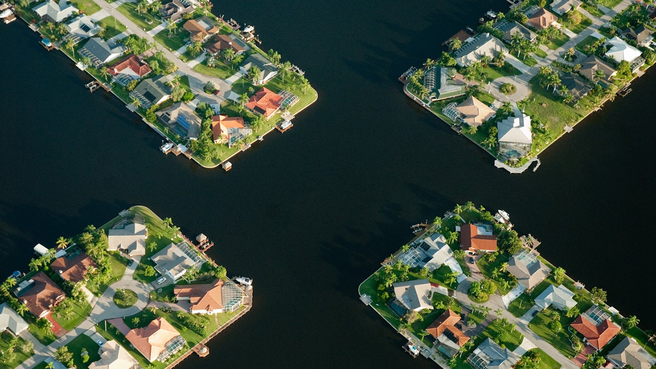 Human Impact Versus Nature: The Abstract Aerials of Alexander Heilner (PHOTOS)