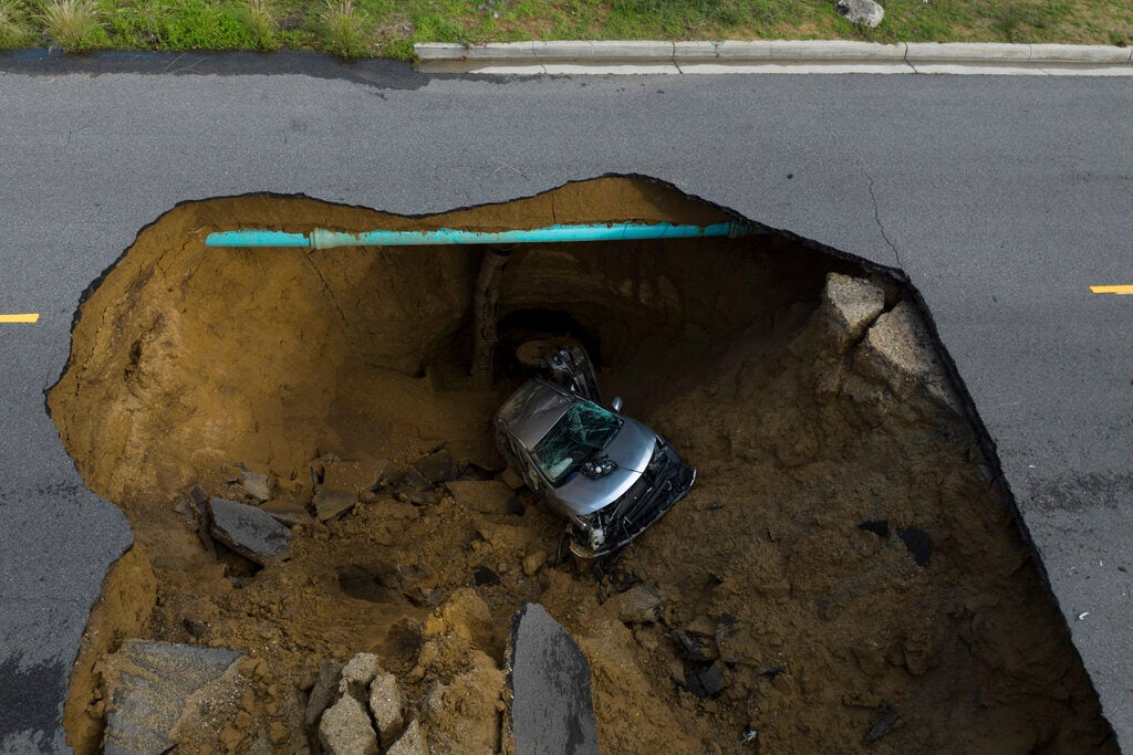 Powerful Storms Continue In California (PHOTOS)