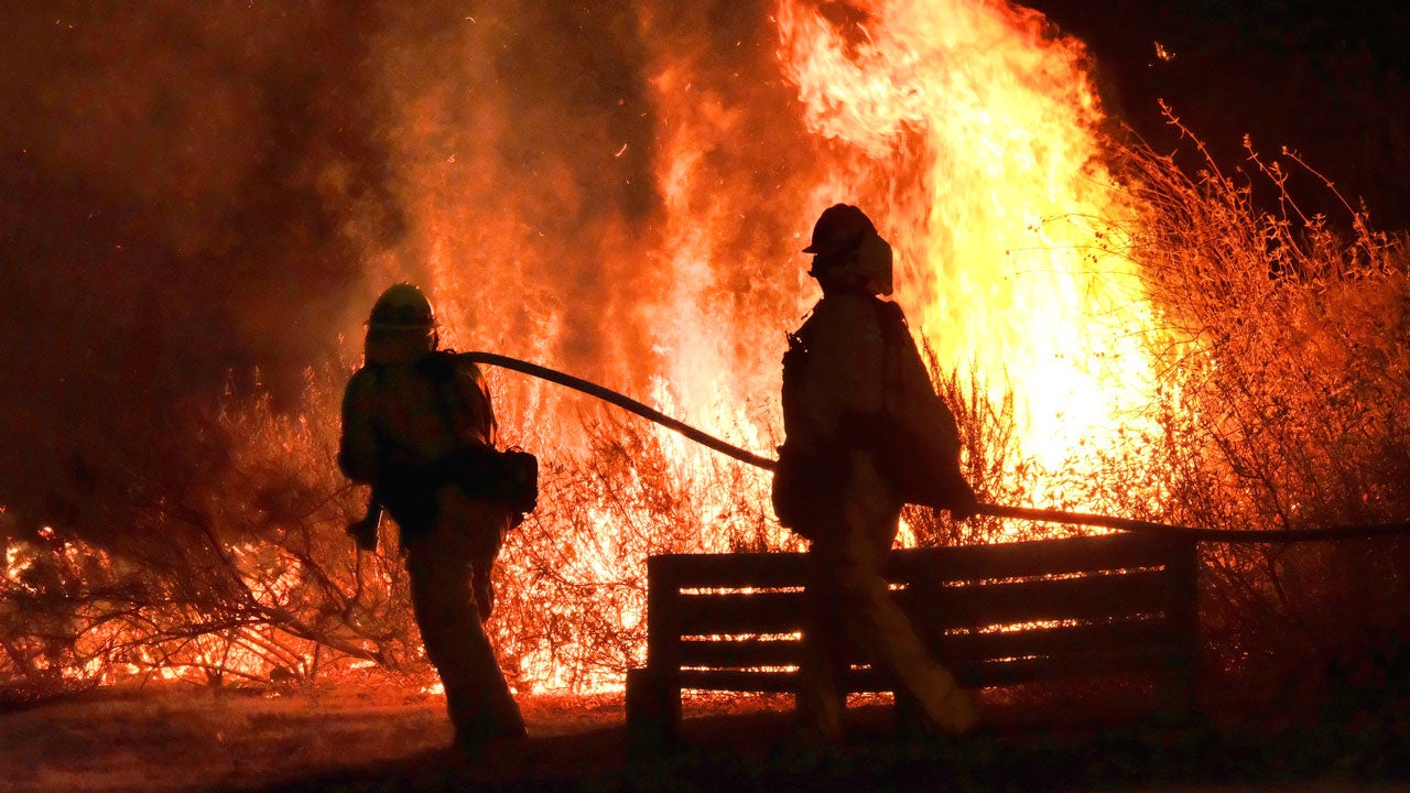 Evacuation Orders Lifted After Old Fire in Los Angeles County, California, Contained at 80 Percent