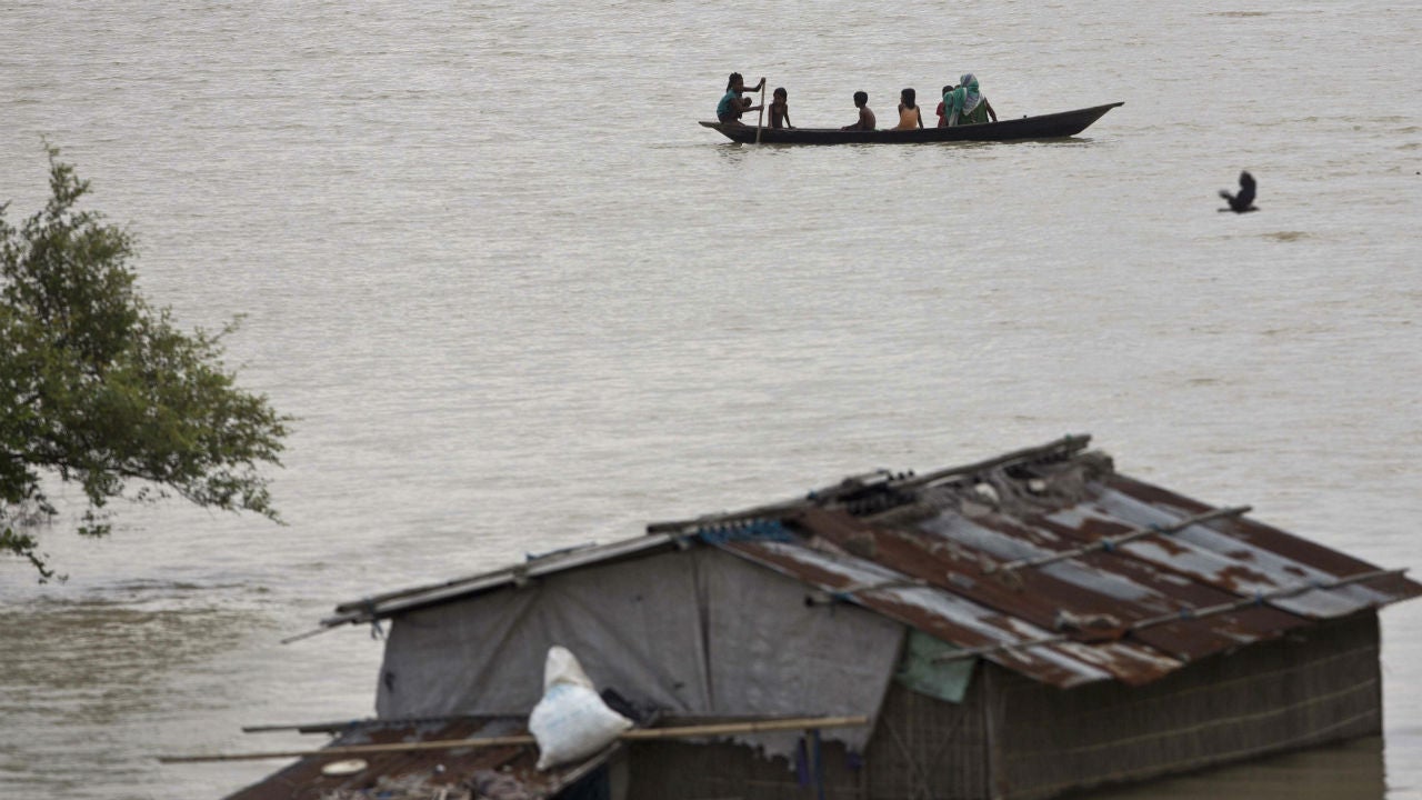 India Monsoon Flooding Kills 7, Displaces 1.2 Million