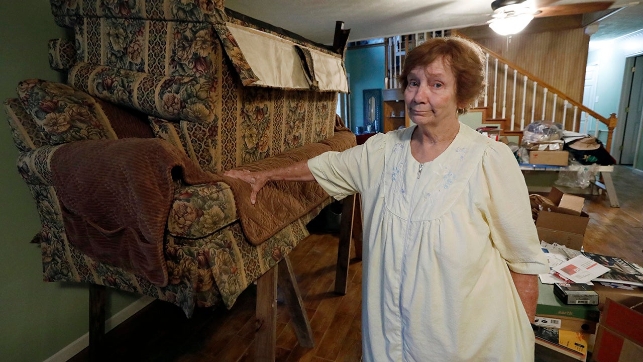 PHOTOS Harvey Floods Rush into Louisiana The Weather Channel