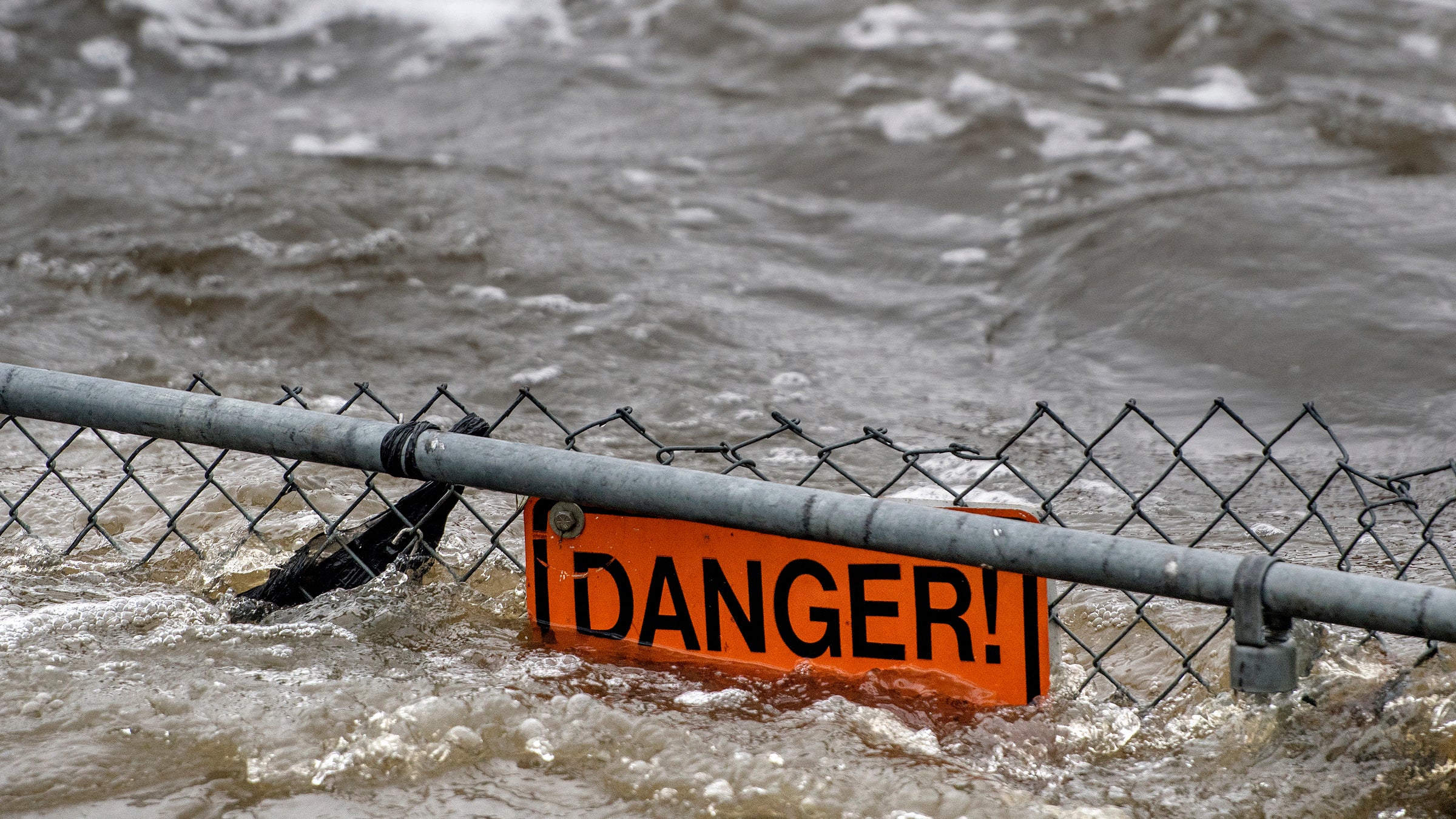 Deadly Flooding Worsens in the Midwest and South (PHOTOS)