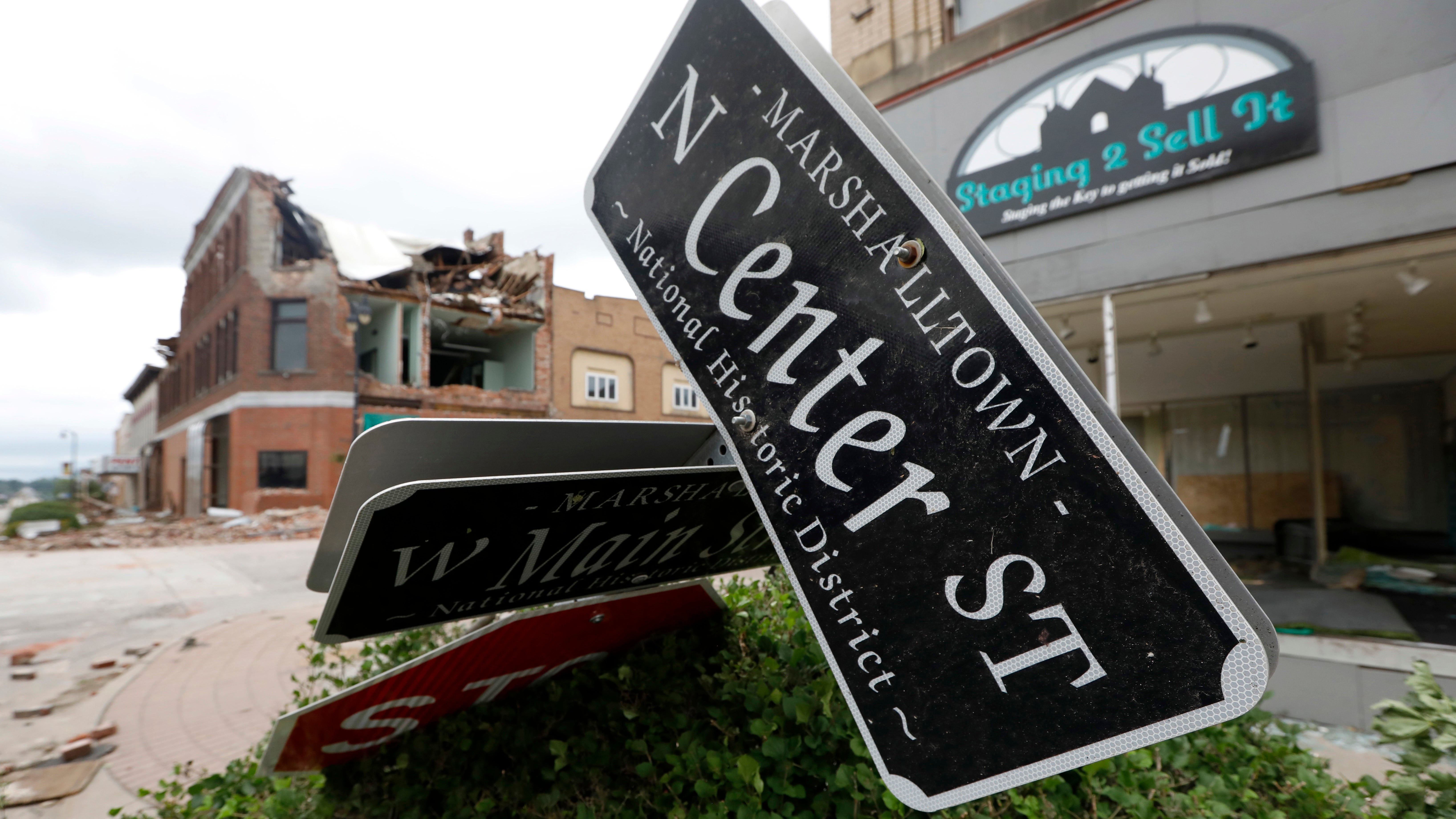 Several Tornadoes Devastate Central Iowa Towns (PHOTOS)