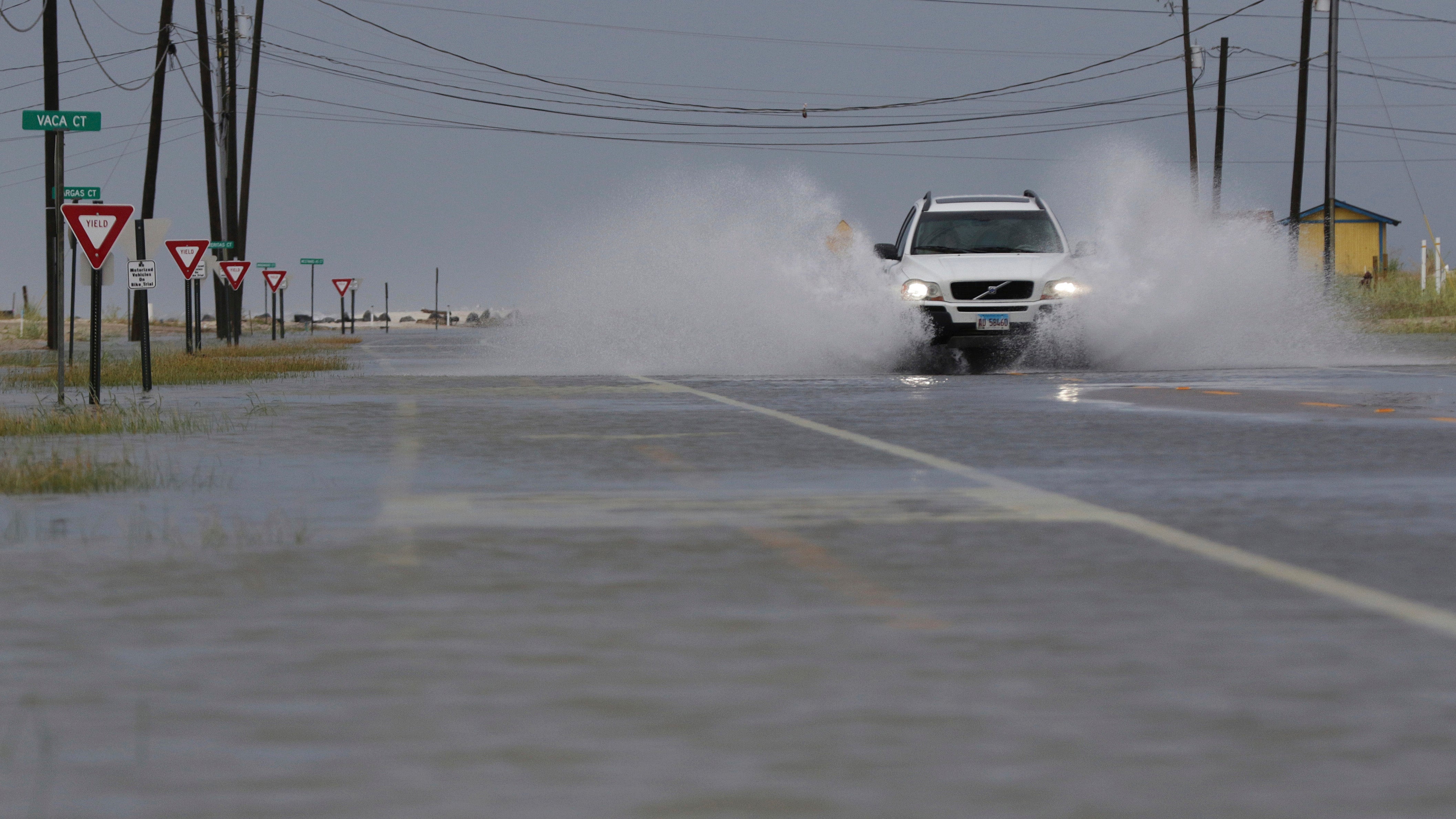 Tropical Storm Gordon Makes Landfall Along the Gulf Coast (PHOTOS