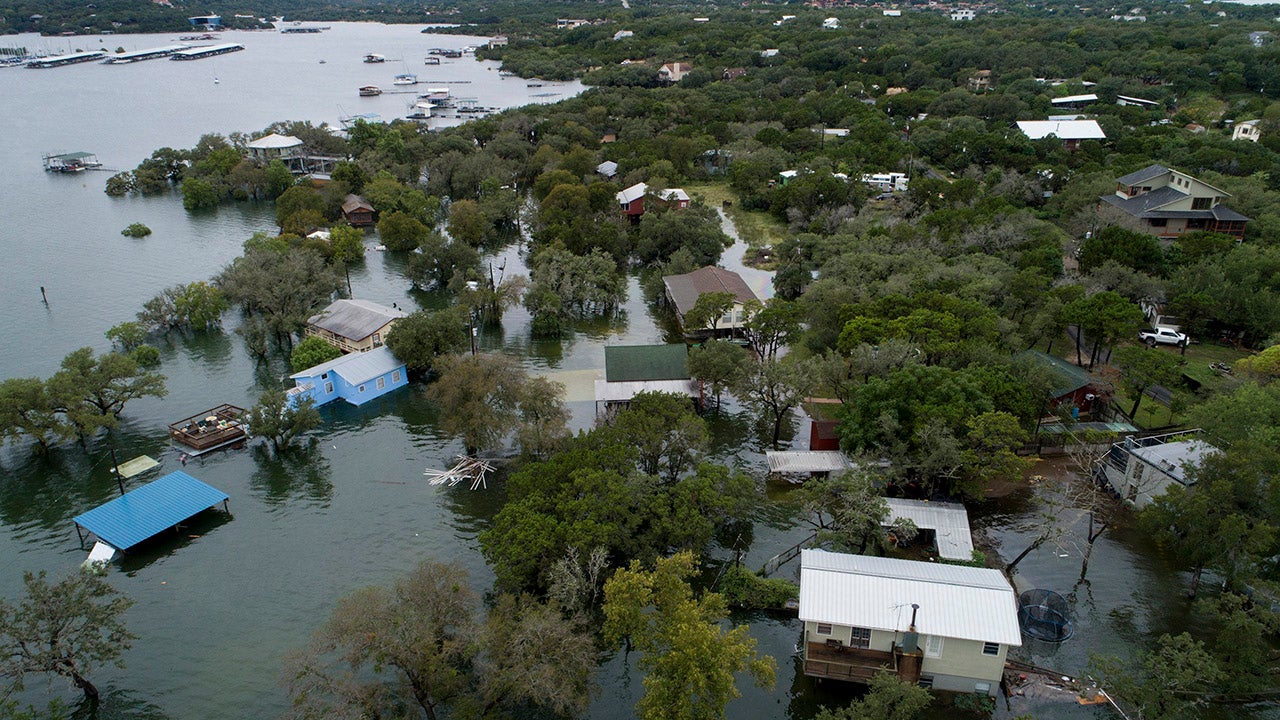 Deadly Flooding Soaks Texas (PHOTOS)