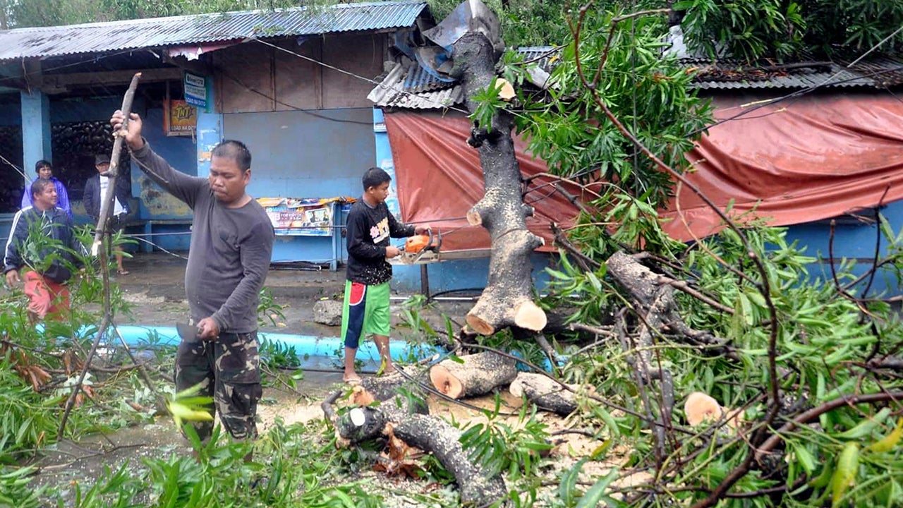 Typhoon Yutu Turns Deadly in the Philippines (PHOTOS)