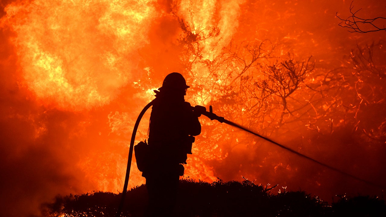 Wildfires Rage in California (PHOTOS)