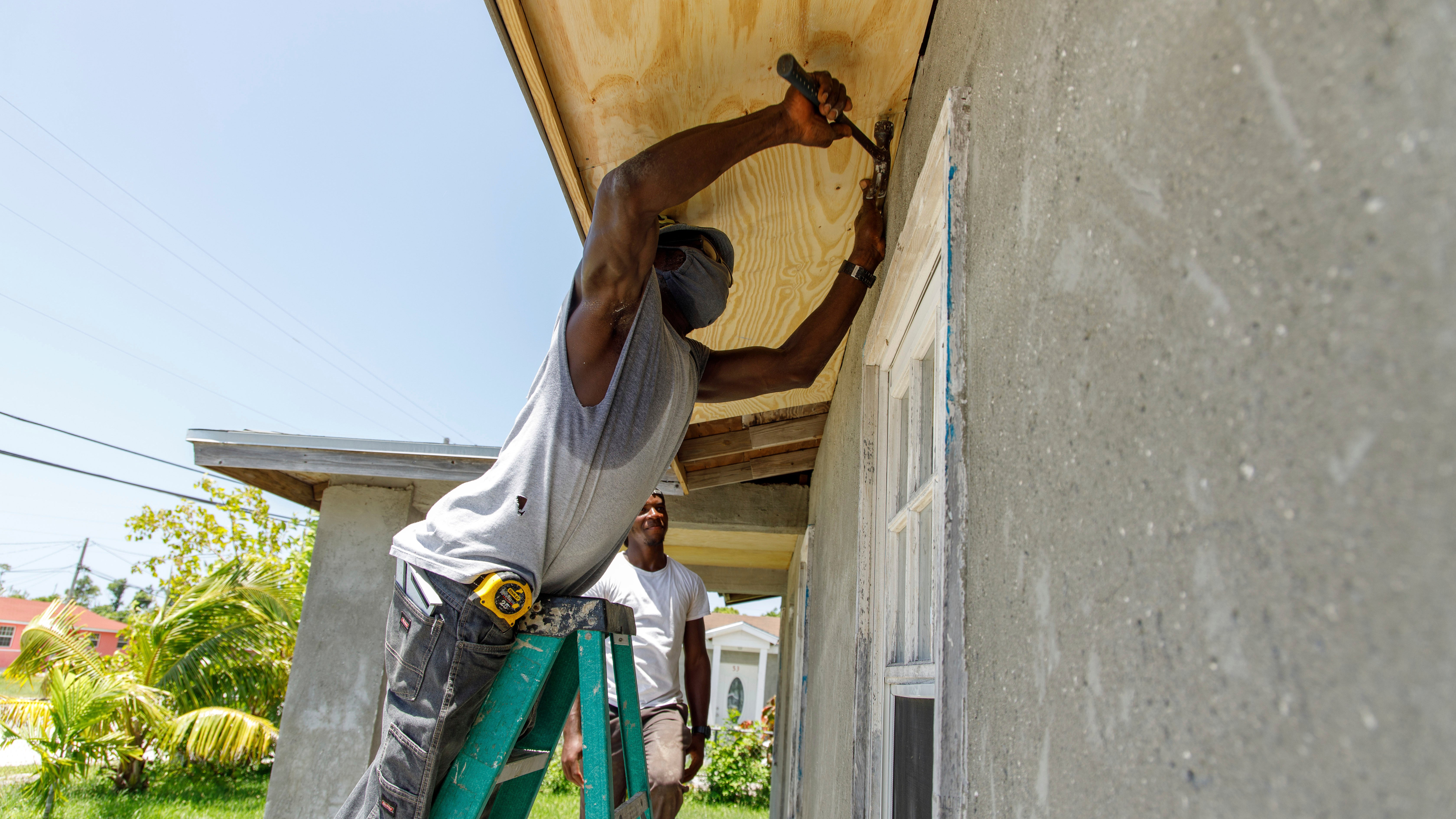 Bahamas Brace for Hurricane Isaias; Residents Told to 'Hunker Down'