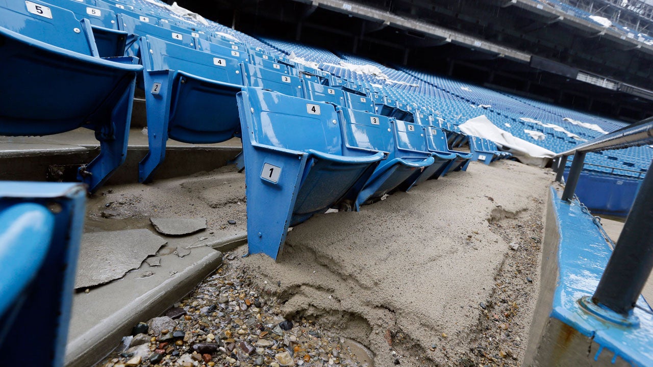 Detroit\u0026#039;s Pontiac Silverdome Is a Deflated Mess (PHOTOS) | The Weather  Channel, image size:1280x720