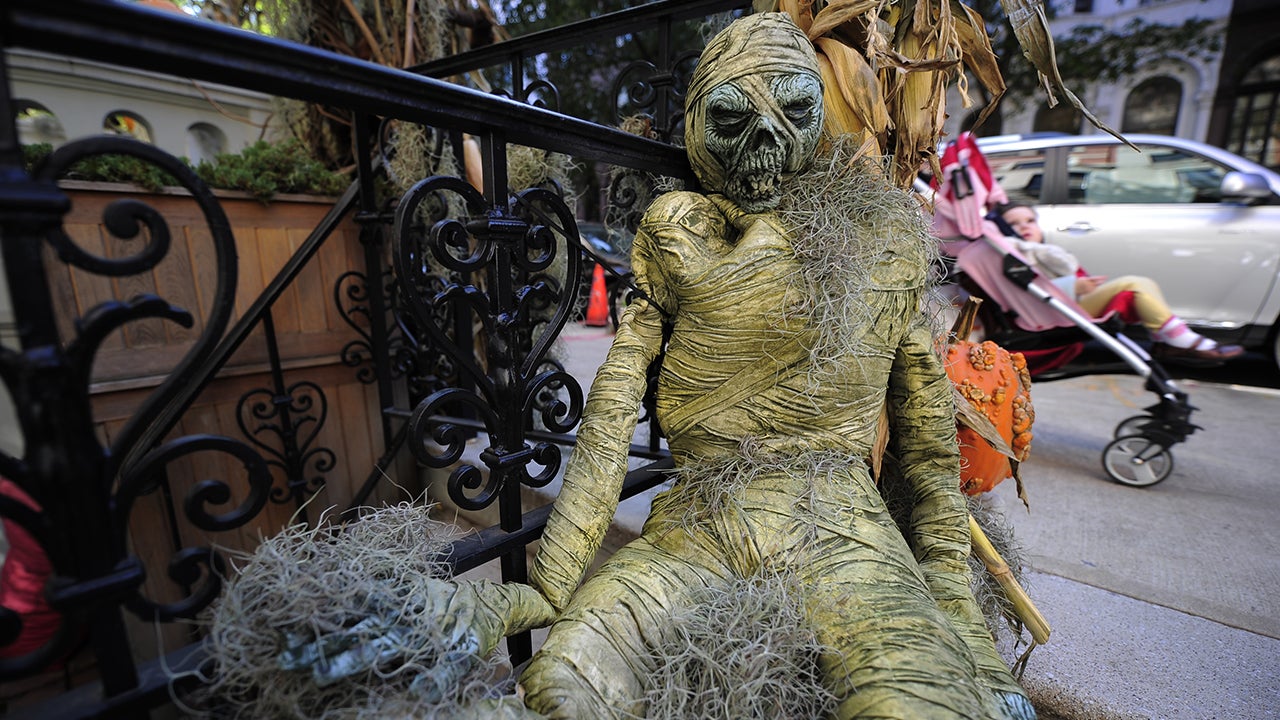 21 Projects to Step Up Your Halloween Game