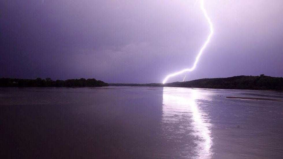 Platte River Timelapse Project Captures Incredibly Unlikely Lightning Image in Nebraska