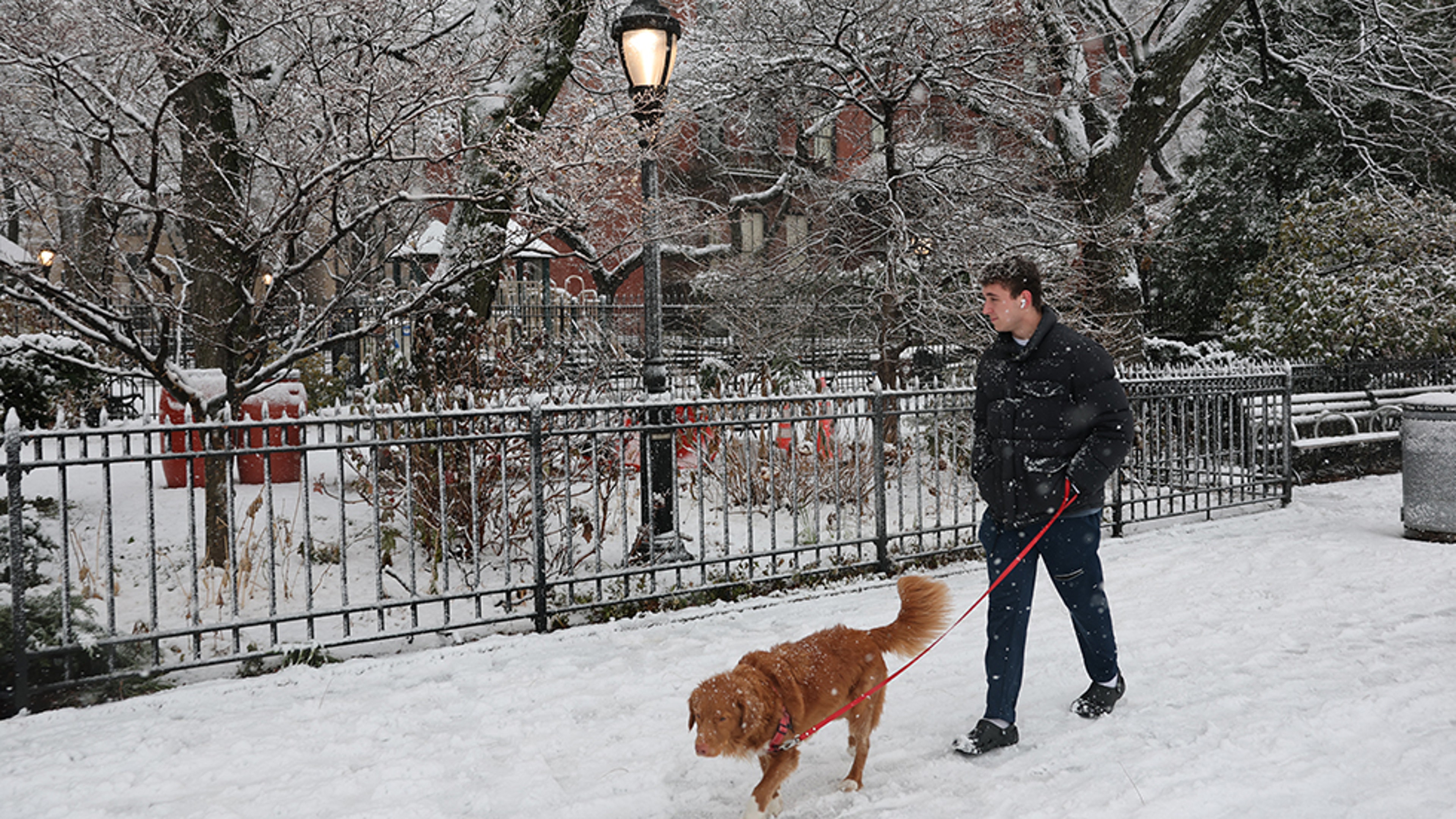 NYC, Other Cities Along I-95 See First Measurable Snowfall 