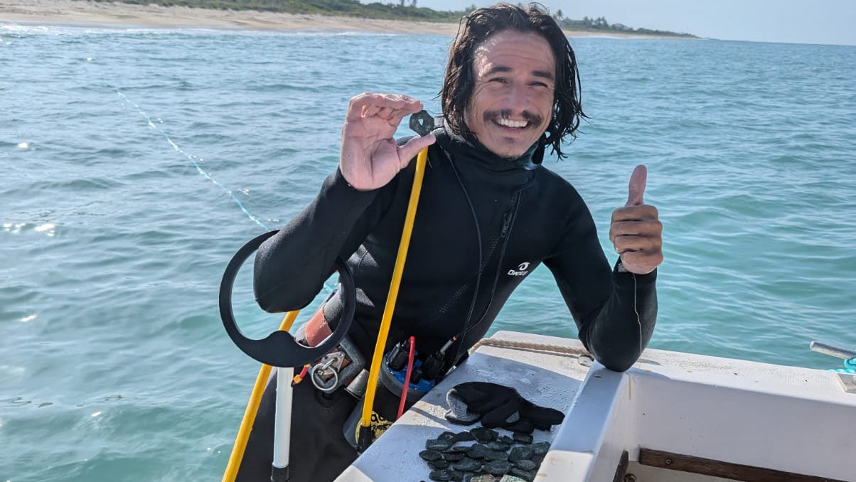 Florida Divers Find 300-Year-Old Sunken Treasure | Weather.com