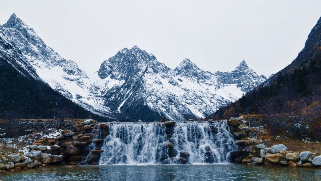 Study: Extreme Weather Is Making Travelers Change Plans