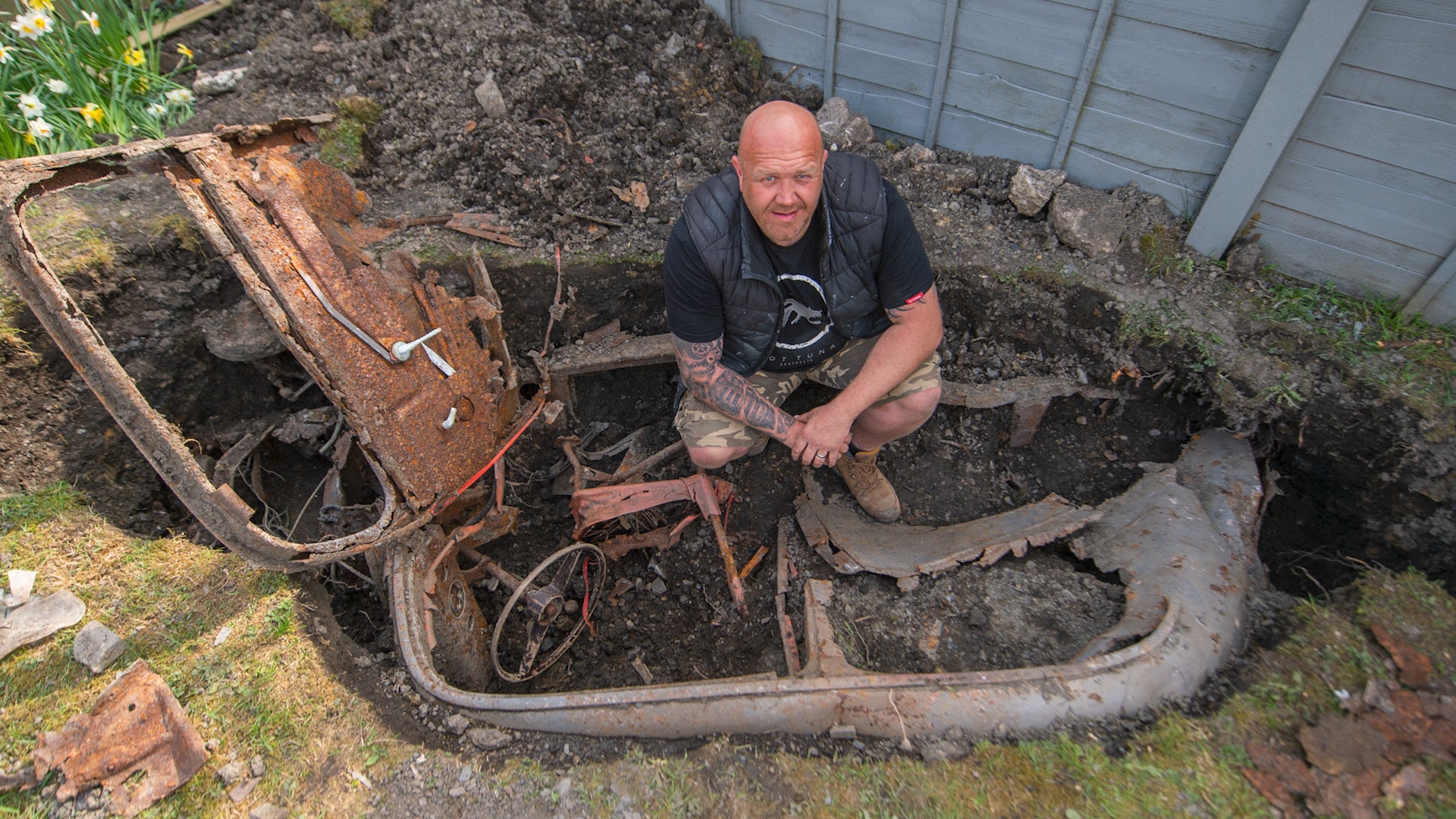 Man on Coronavirus Lockdown in UK Finds Car Buried in Yard
