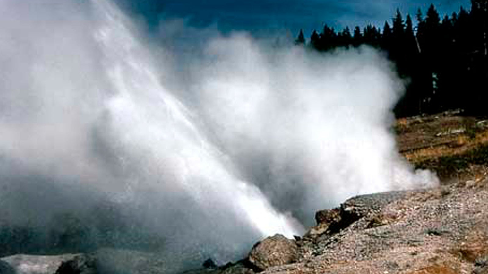 Was Passiert Wenn Der Yellowstone Ausbricht Yellowstone: Nach drei Jahren rumort der lauteste und größte Geysir im