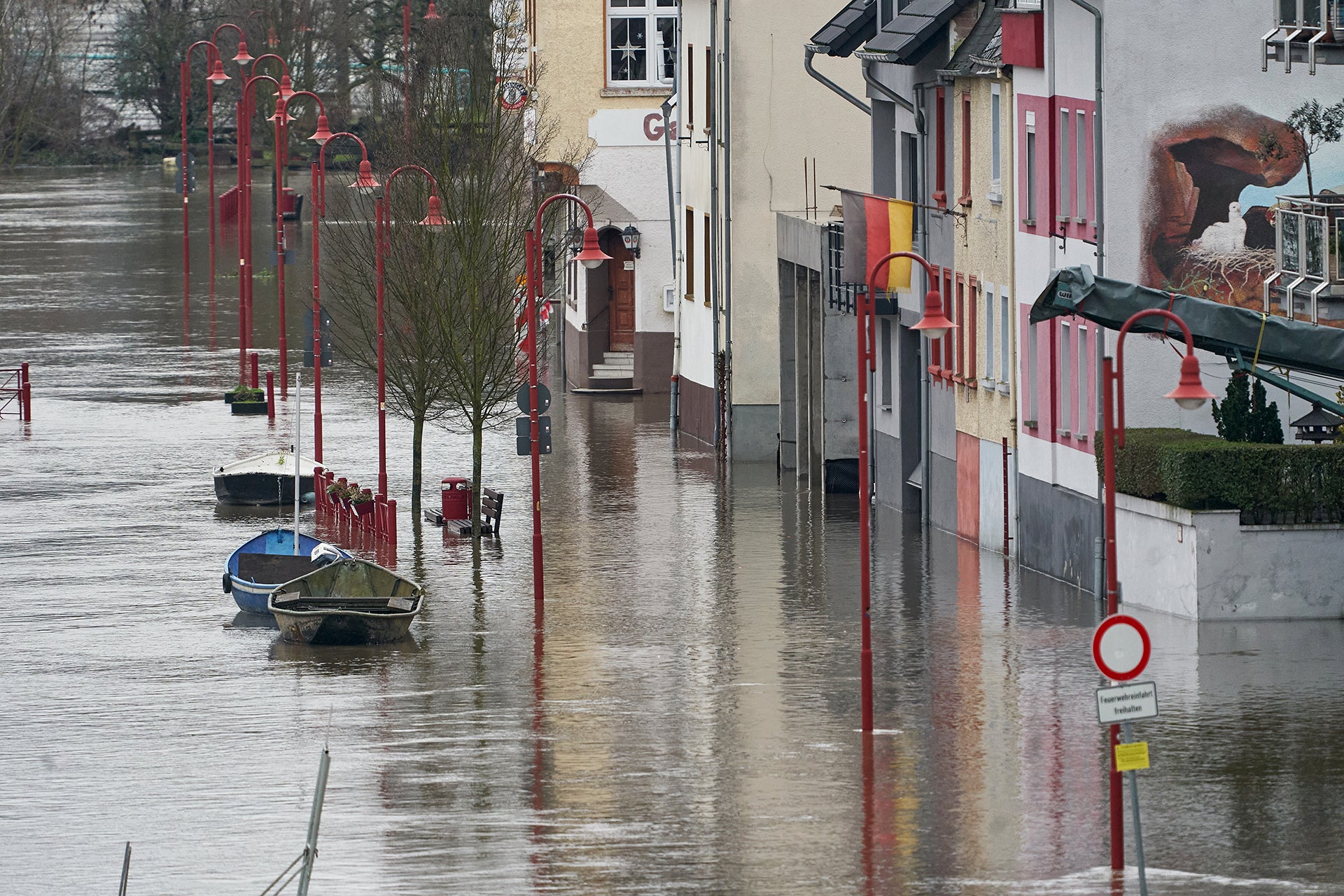 Rhein-Pegelstände steigen weiter: Der Schifffahrt droht eine Zwangspause | Weather.com