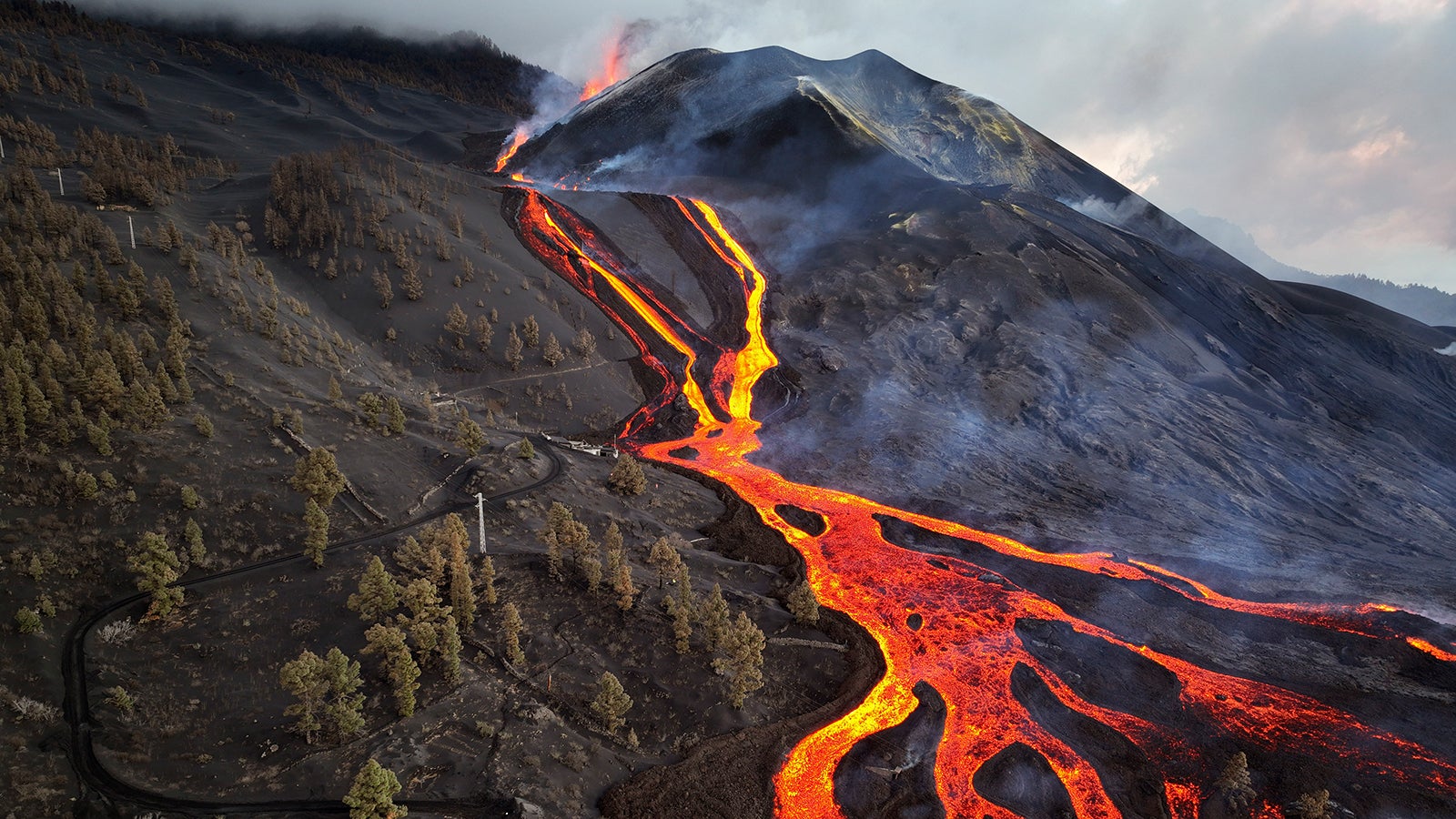 Neuer Lavastrom auf La Palma bedroht bisher verschonten Ort