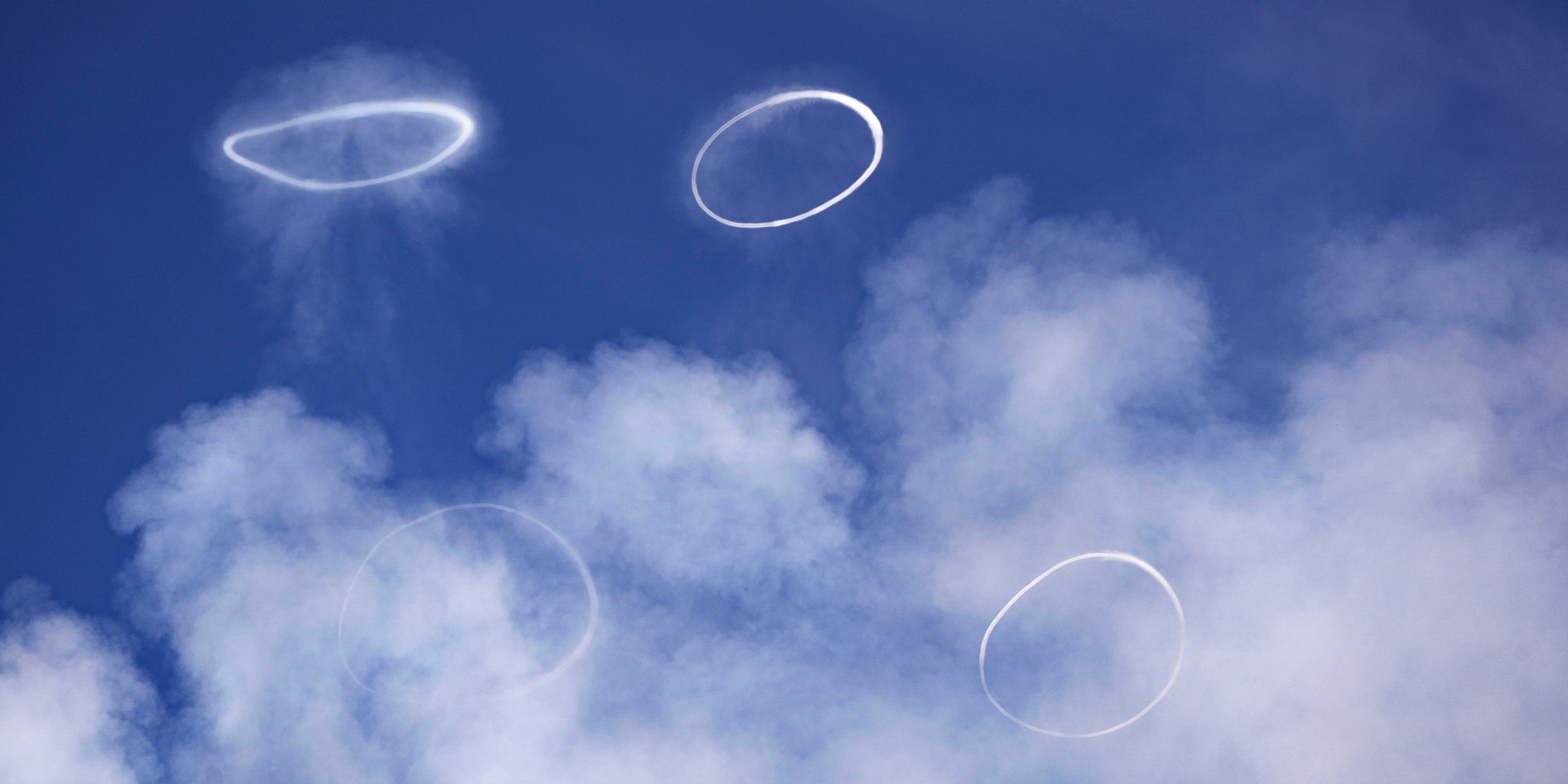 Ätna produziert Rauchkringel