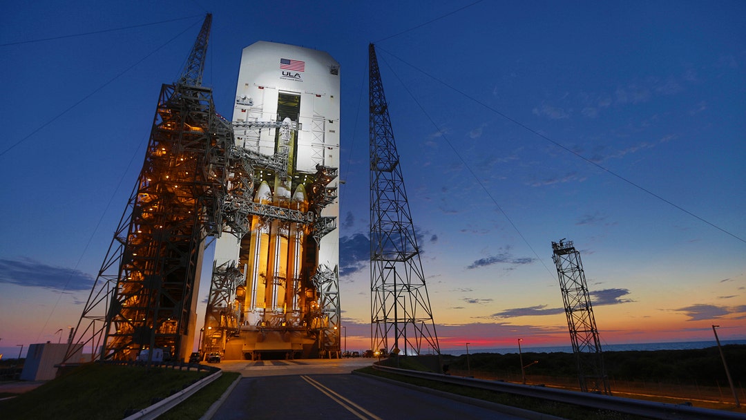 See the Stunning Launch of the World's Largest Rocket (PHOTOS) | The ...