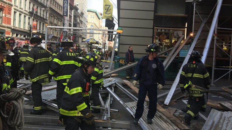 At Least 5 Injured After Winds Take Down Scaffolding in New York City