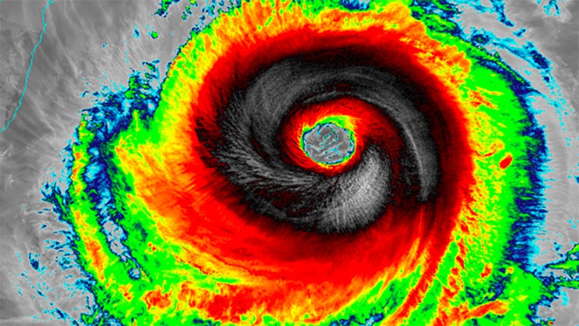 10 Amazing Images of Dangerous Typhoon Dujuan