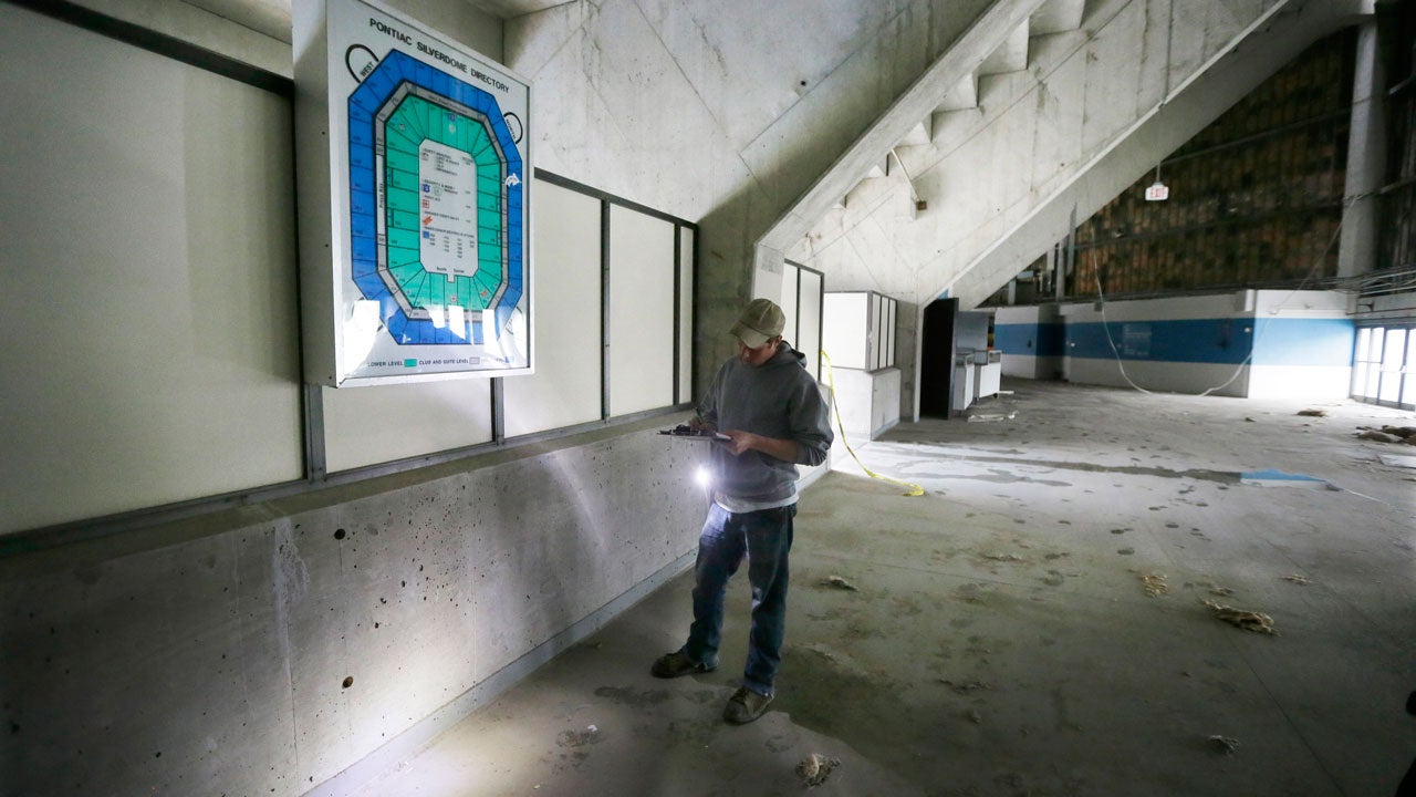 Detroit\u0026#039;s Pontiac Silverdome Is a Deflated Mess (PHOTOS) | The Weather  Channel, image size:1280x720